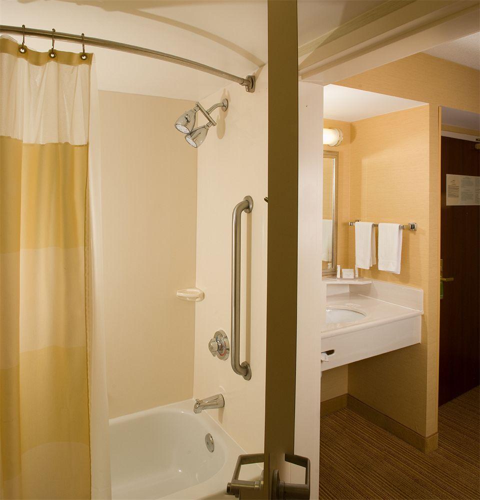 คอร์ทยาร์ด ชาร์ลอตต์ แกสโตเนีย Hotel ภายนอก รูปภาพ