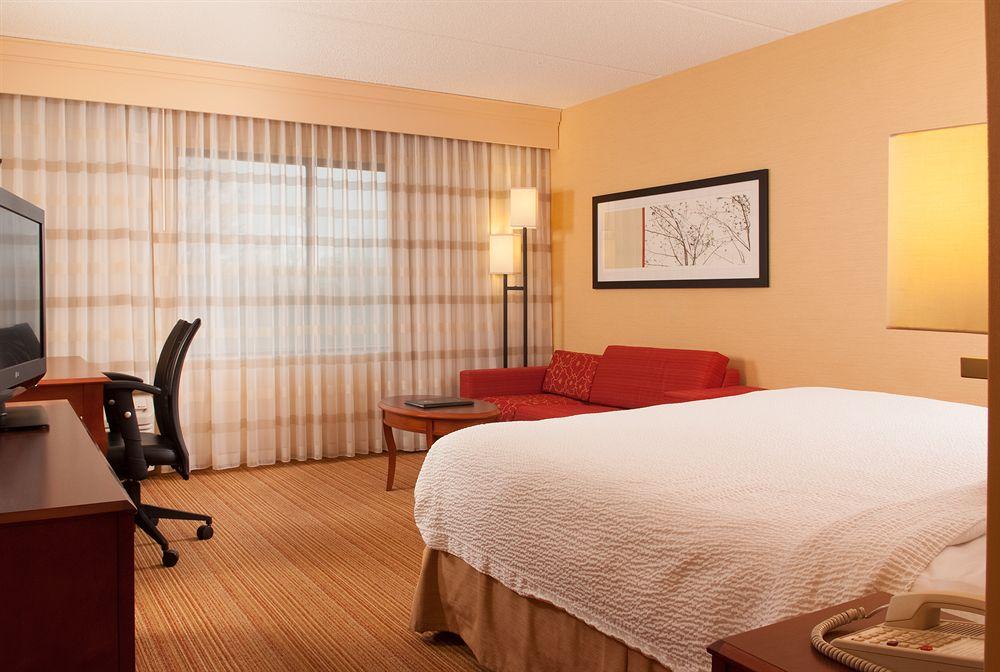 คอร์ทยาร์ด ชาร์ลอตต์ แกสโตเนีย Hotel ภายนอก รูปภาพ