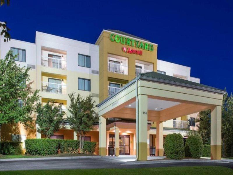 คอร์ทยาร์ด ชาร์ลอตต์ แกสโตเนีย Hotel ภายนอก รูปภาพ