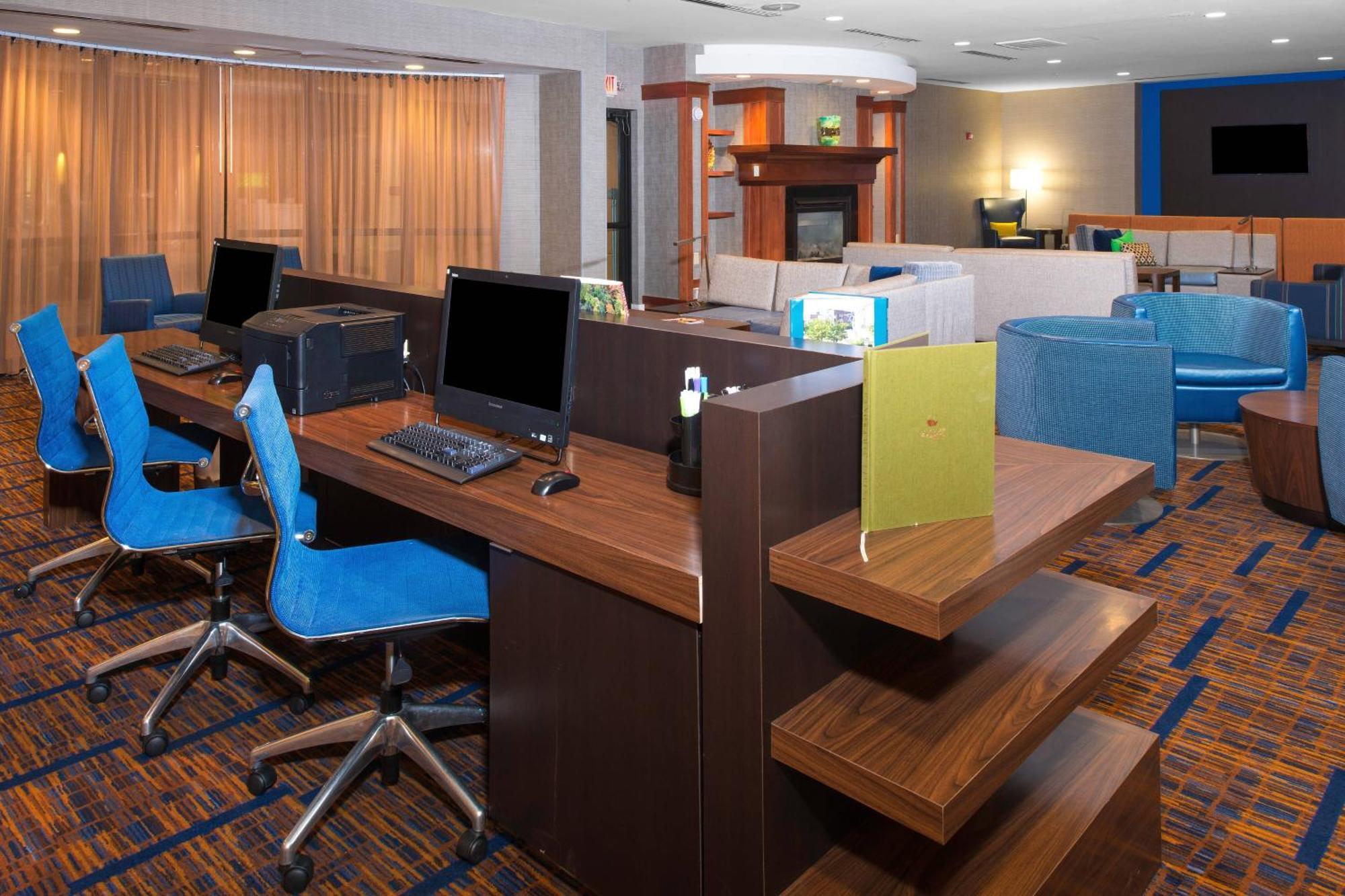 คอร์ทยาร์ด ชาร์ลอตต์ แกสโตเนีย Hotel ภายนอก รูปภาพ