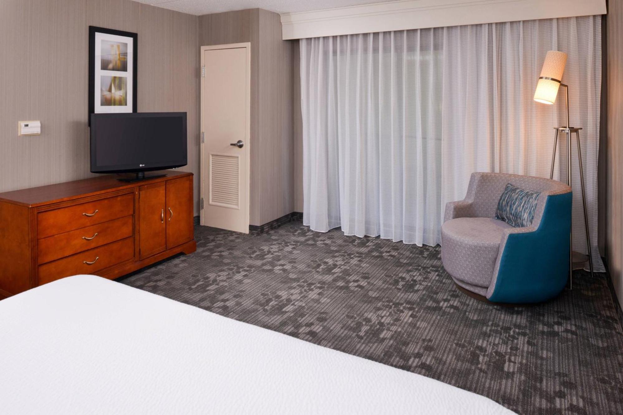 คอร์ทยาร์ด ชาร์ลอตต์ แกสโตเนีย Hotel ภายนอก รูปภาพ