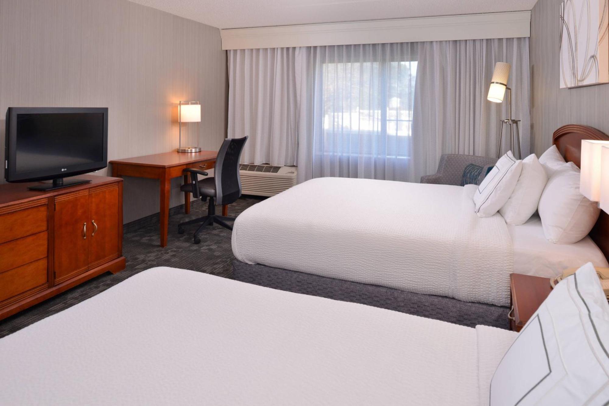คอร์ทยาร์ด ชาร์ลอตต์ แกสโตเนีย Hotel ภายนอก รูปภาพ