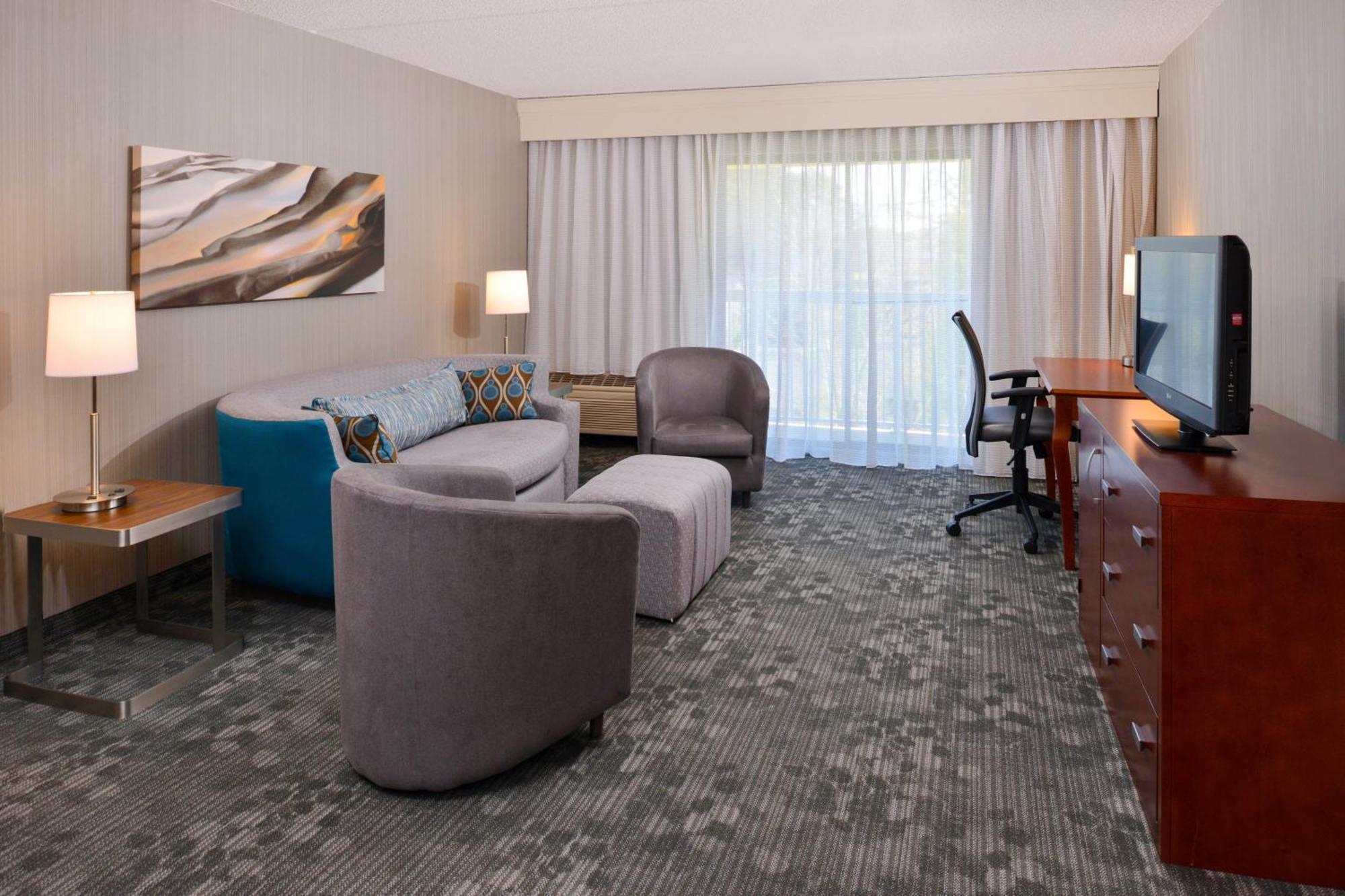 คอร์ทยาร์ด ชาร์ลอตต์ แกสโตเนีย Hotel ภายนอก รูปภาพ