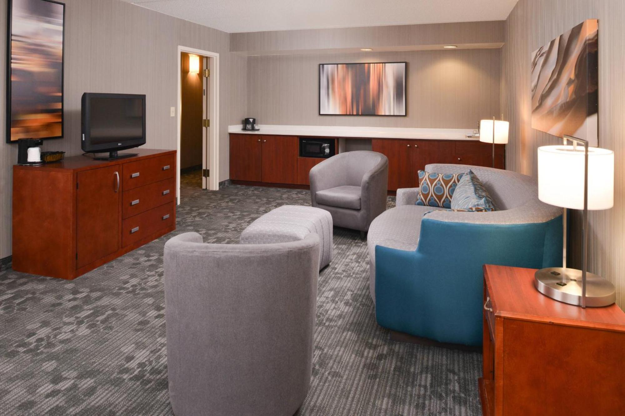 คอร์ทยาร์ด ชาร์ลอตต์ แกสโตเนีย Hotel ภายนอก รูปภาพ