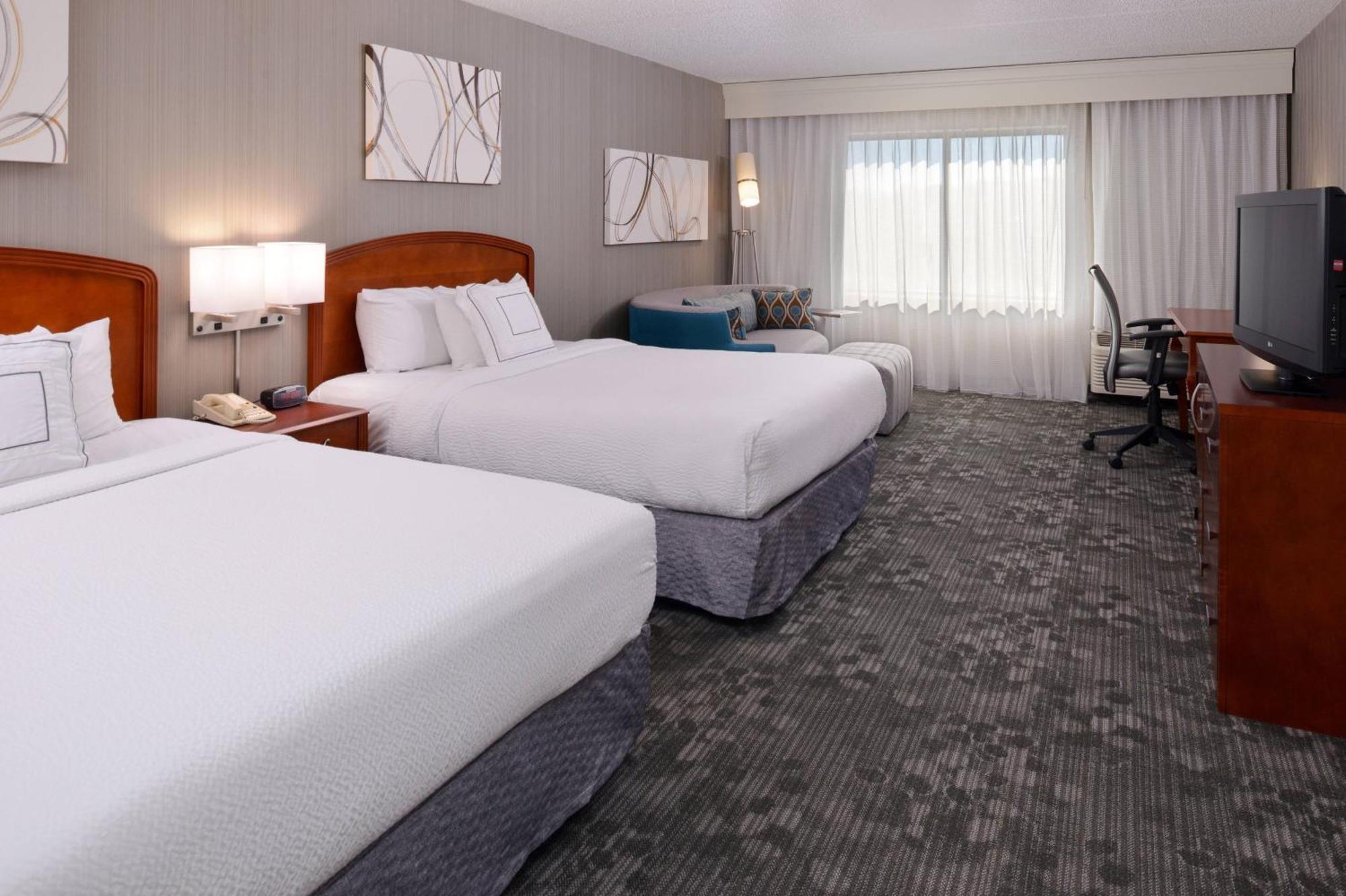 คอร์ทยาร์ด ชาร์ลอตต์ แกสโตเนีย Hotel ภายนอก รูปภาพ