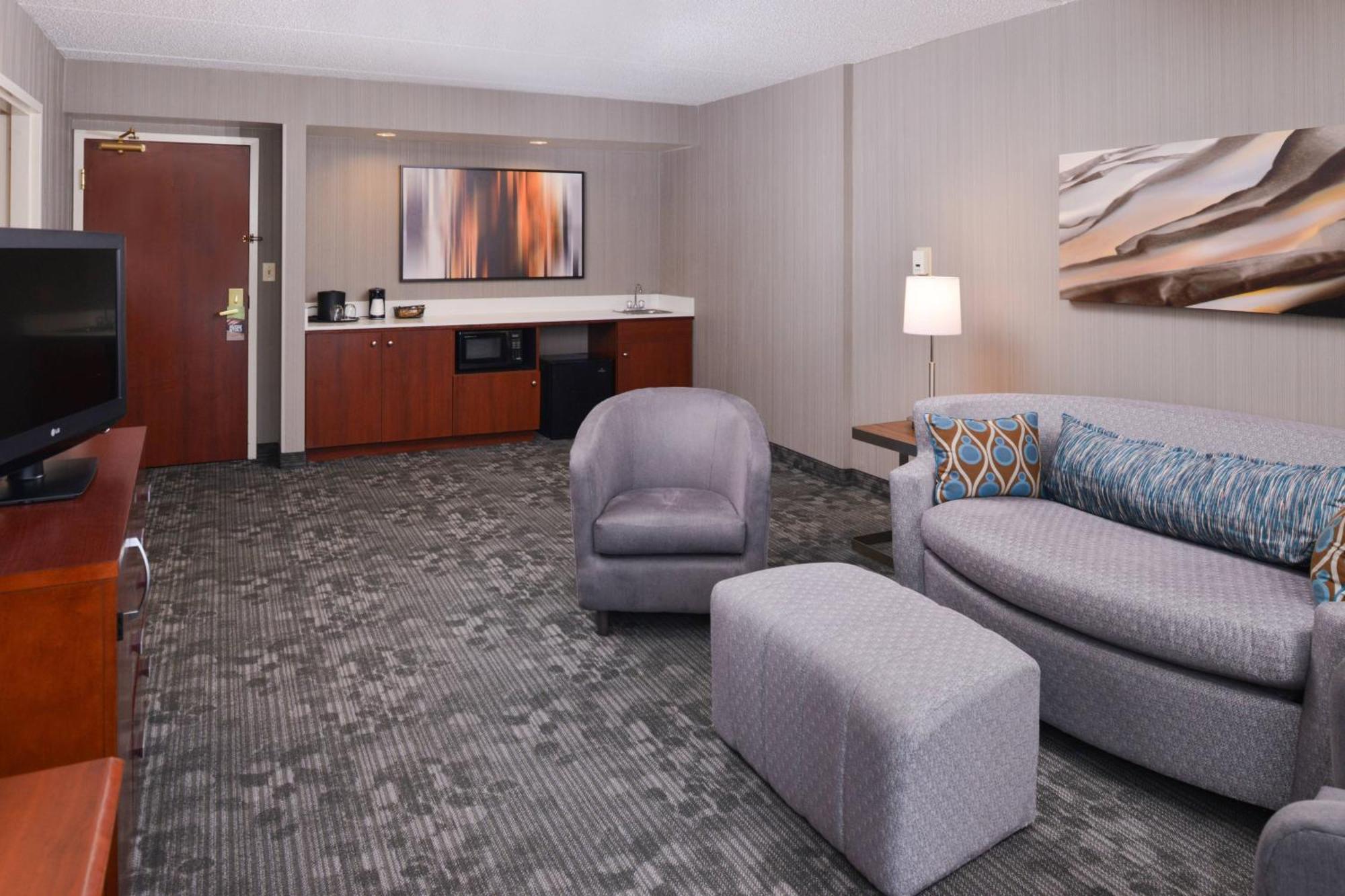คอร์ทยาร์ด ชาร์ลอตต์ แกสโตเนีย Hotel ภายนอก รูปภาพ