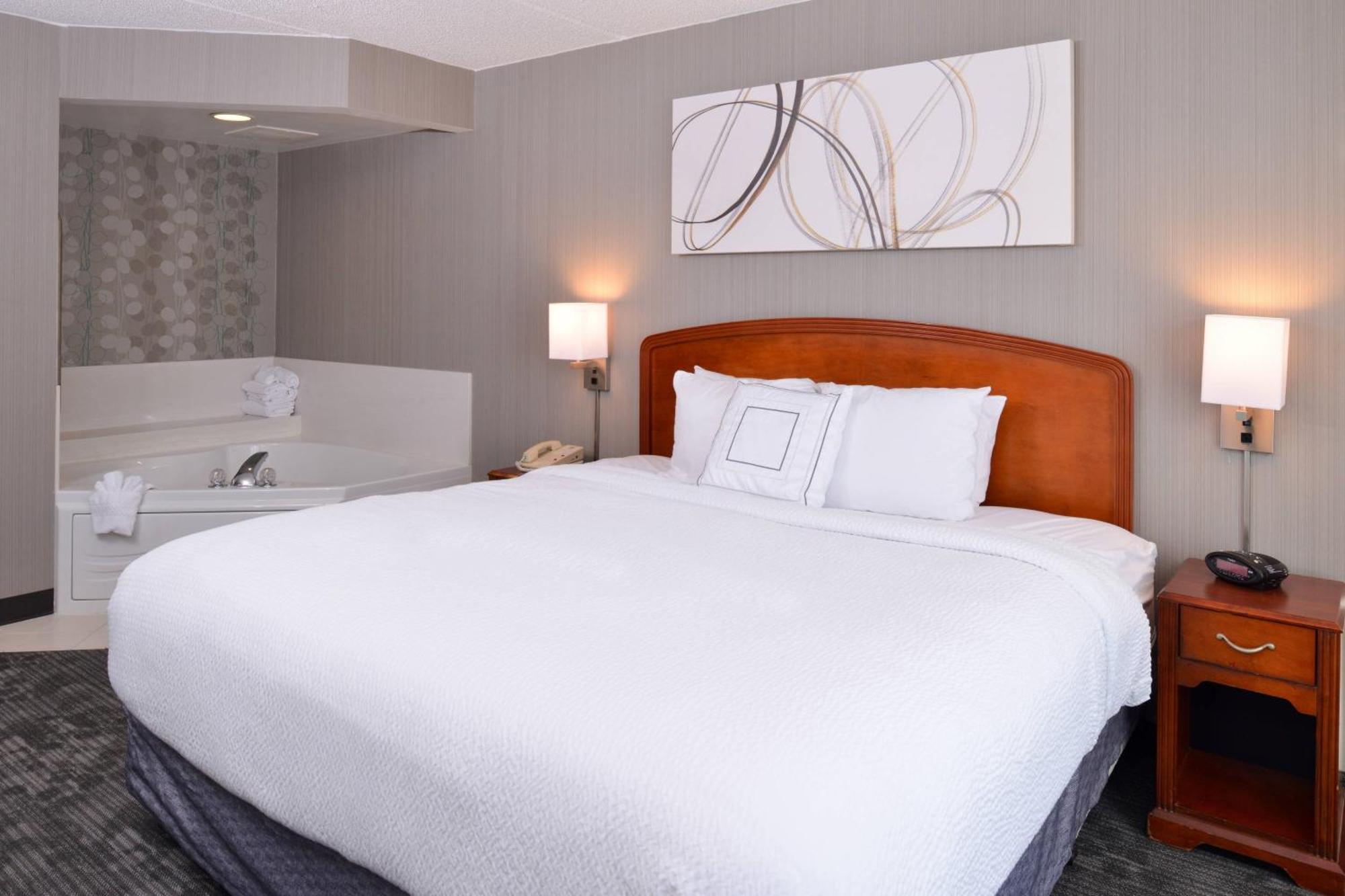 คอร์ทยาร์ด ชาร์ลอตต์ แกสโตเนีย Hotel ภายนอก รูปภาพ
