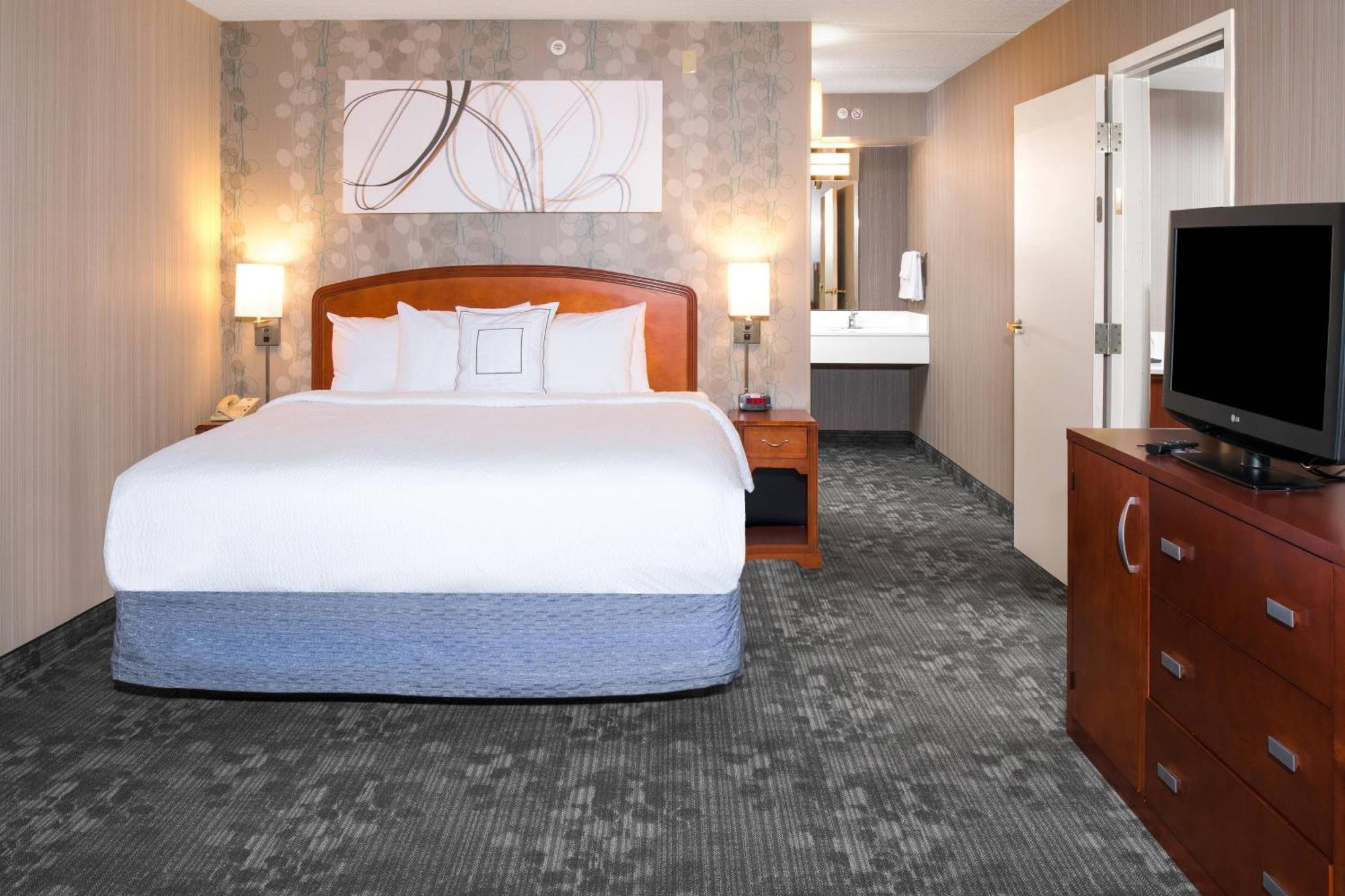 คอร์ทยาร์ด ชาร์ลอตต์ แกสโตเนีย Hotel ภายนอก รูปภาพ