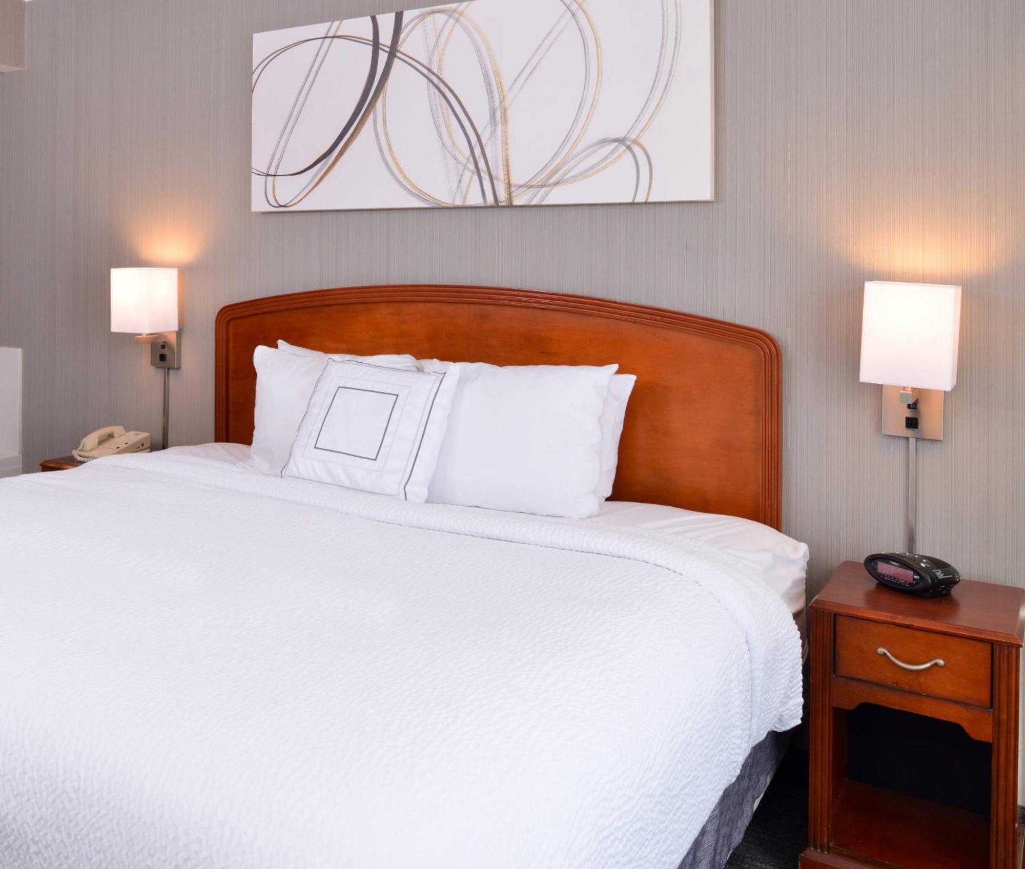 คอร์ทยาร์ด ชาร์ลอตต์ แกสโตเนีย Hotel ภายนอก รูปภาพ