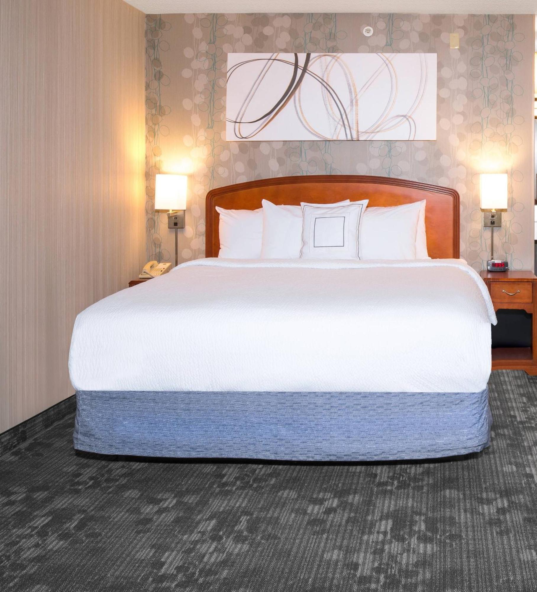 คอร์ทยาร์ด ชาร์ลอตต์ แกสโตเนีย Hotel ภายนอก รูปภาพ
