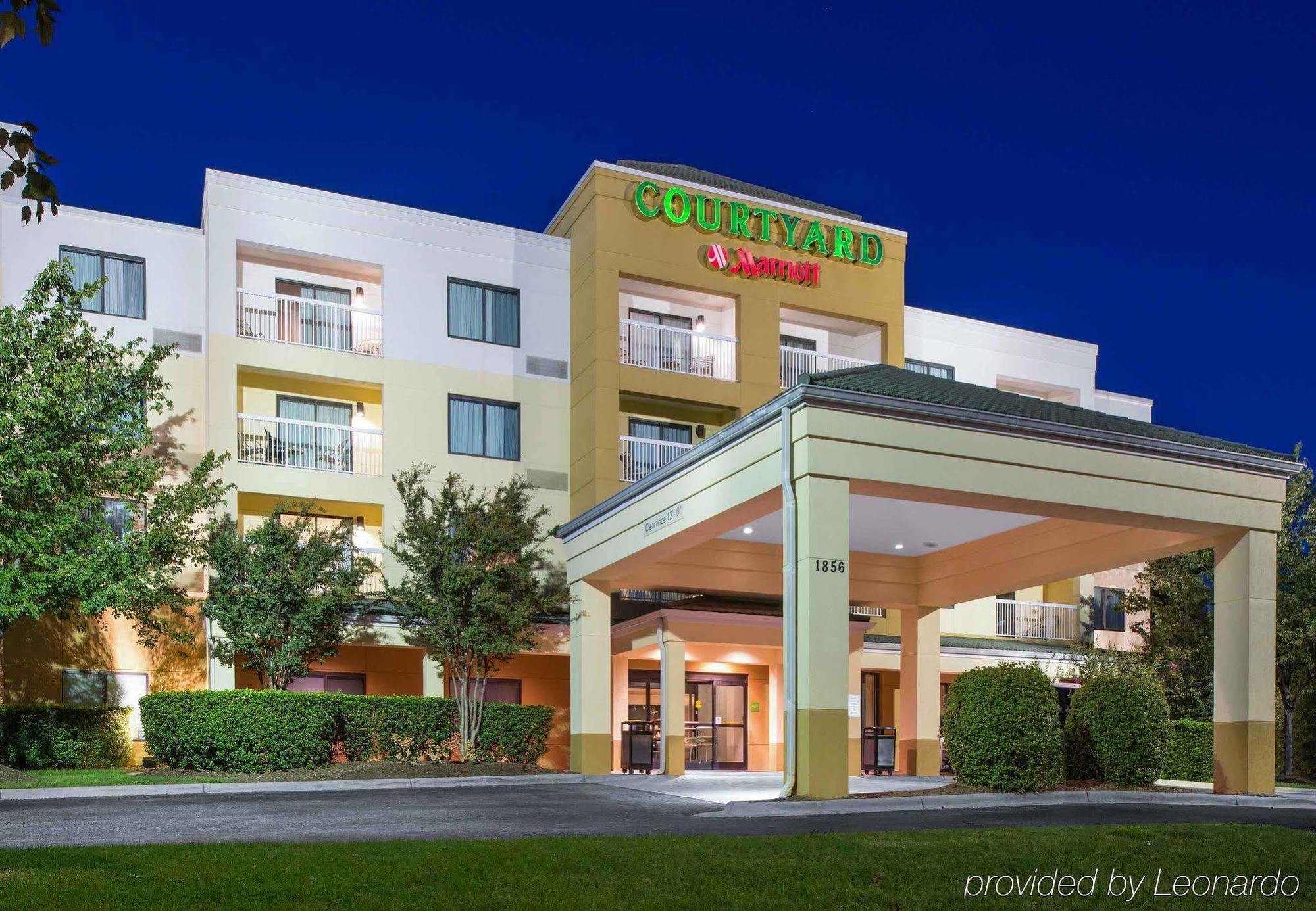 คอร์ทยาร์ด ชาร์ลอตต์ แกสโตเนีย Hotel ภายนอก รูปภาพ