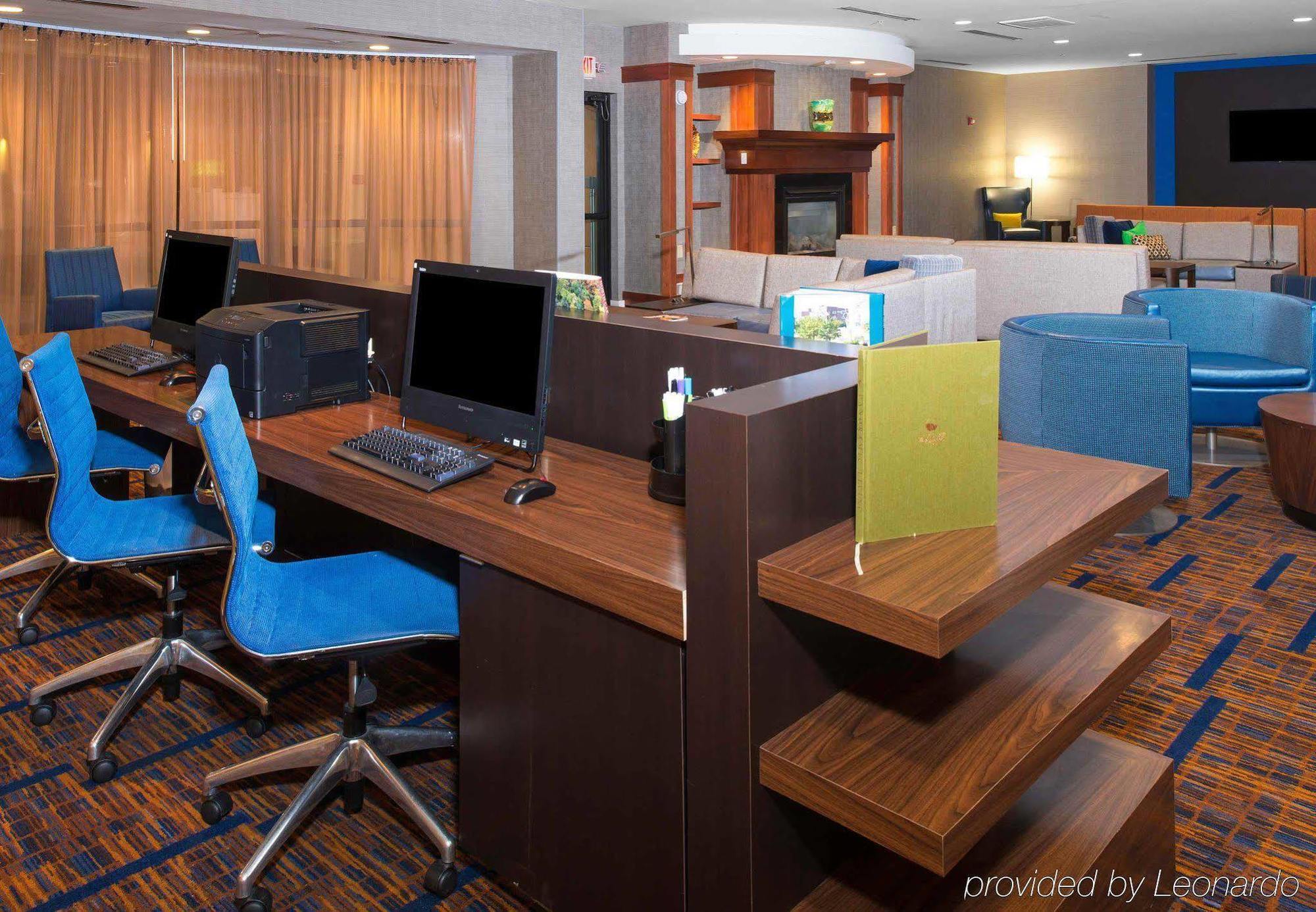 คอร์ทยาร์ด ชาร์ลอตต์ แกสโตเนีย Hotel ภายนอก รูปภาพ