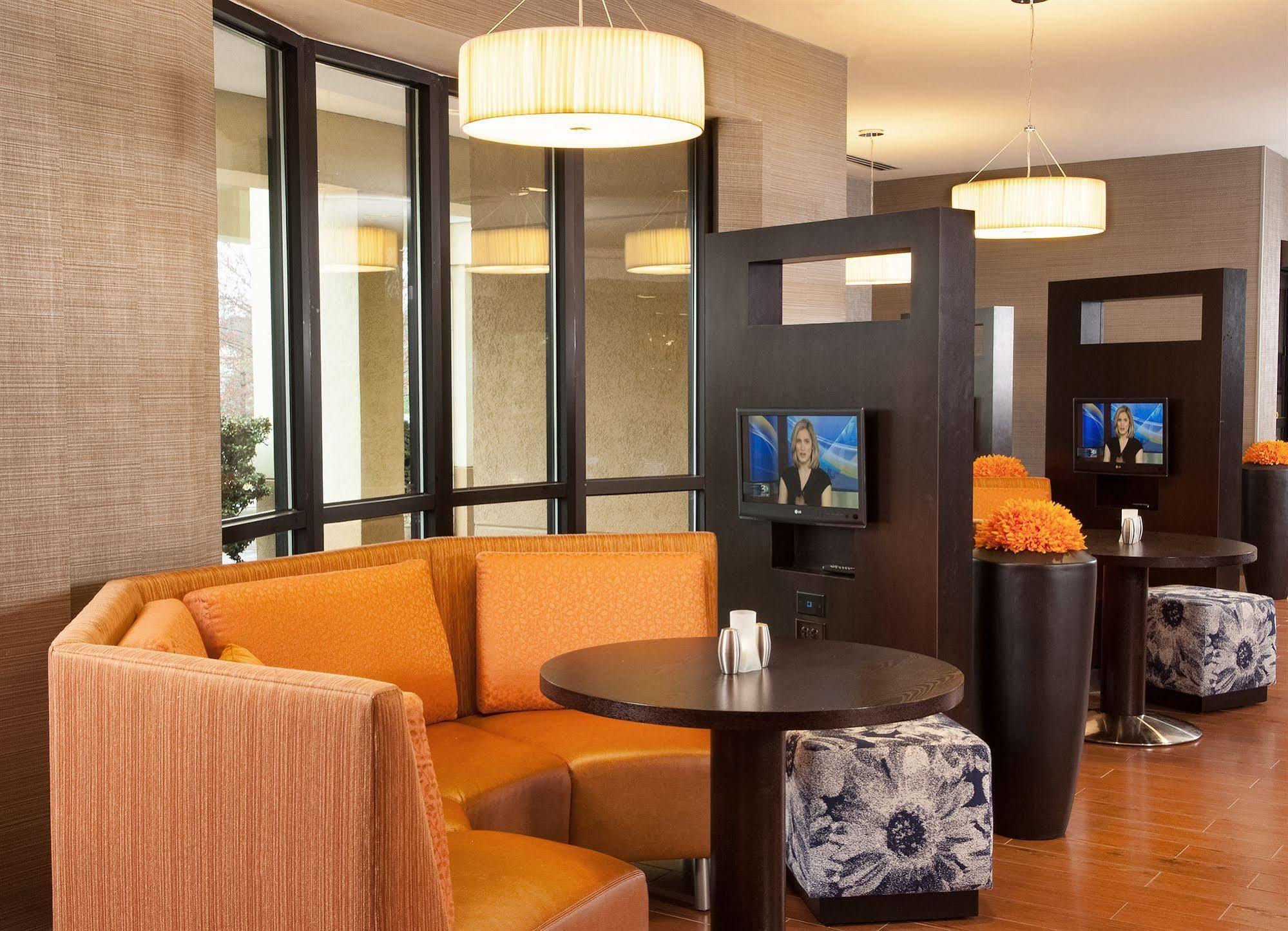 คอร์ทยาร์ด ชาร์ลอตต์ แกสโตเนีย Hotel ภายนอก รูปภาพ